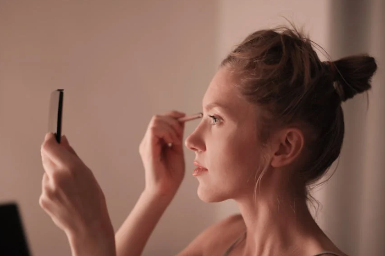 Minimalist Skincare: Why Fewer Organic Products Might Be Better for Your Skin Barrier