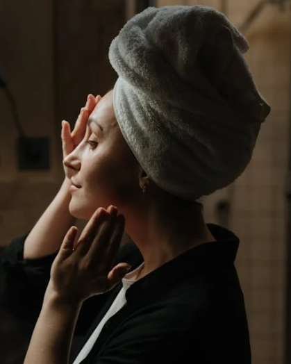 Organic Skincare for Oily and Combination Skin: Balancing Naturally