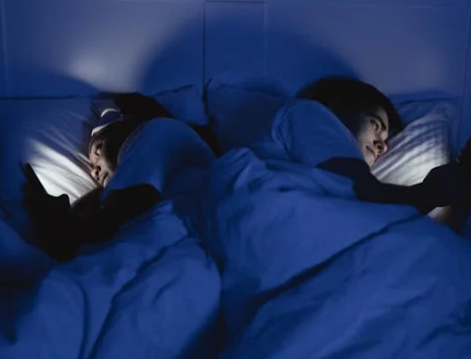 Blue Light and Your Skin: Can Organic Skincare Protect Against Digital Damage?