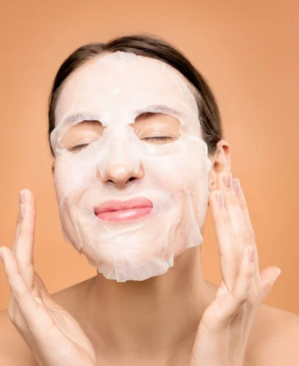 Organic Skincare for Climate Adaptation: How to Adjust Your Routine in Singapore’s Humid Weather