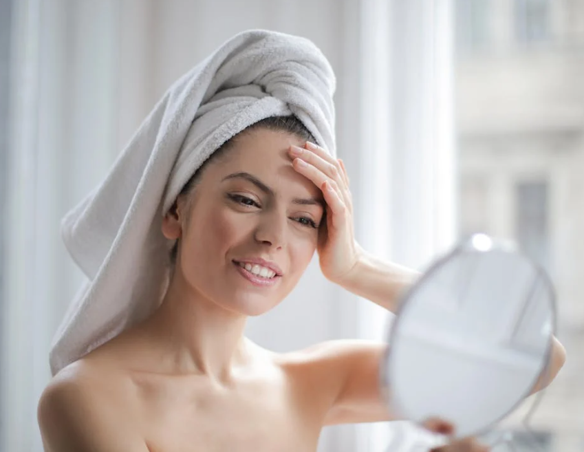 How Organic Skincare Supports Mature Skin: Enhancing Firmness and Elasticity Naturally